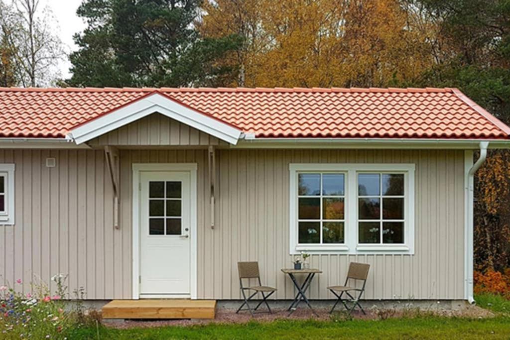 מורה Nybyggd Stuga Intill Skogsbrynet - New Built Cottage Next To The Cowberry Forest מראה חיצוני תמונה