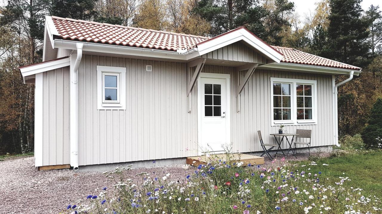 מורה Nybyggd Stuga Intill Skogsbrynet - New Built Cottage Next To The Cowberry Forest מראה חיצוני תמונה